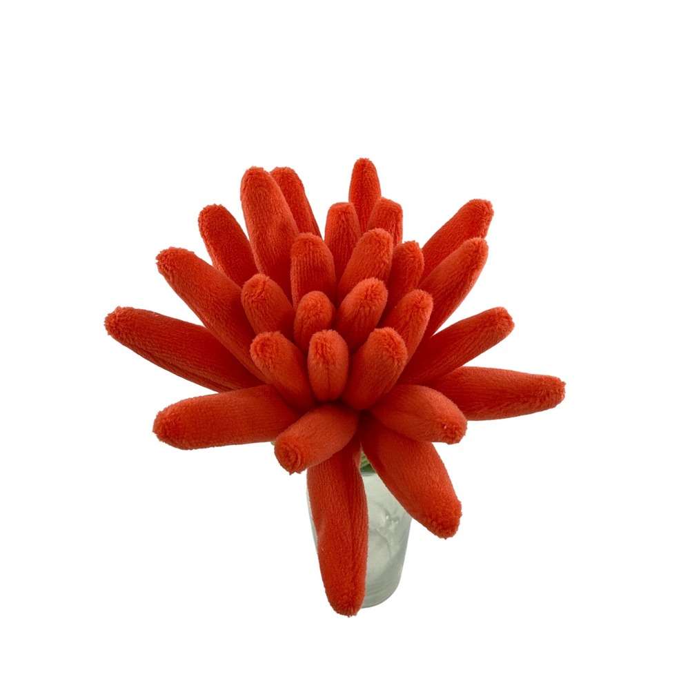 CJ Hendry Plush Flower Red Flower Market Clé de Peau Beauté Art Decor 18"